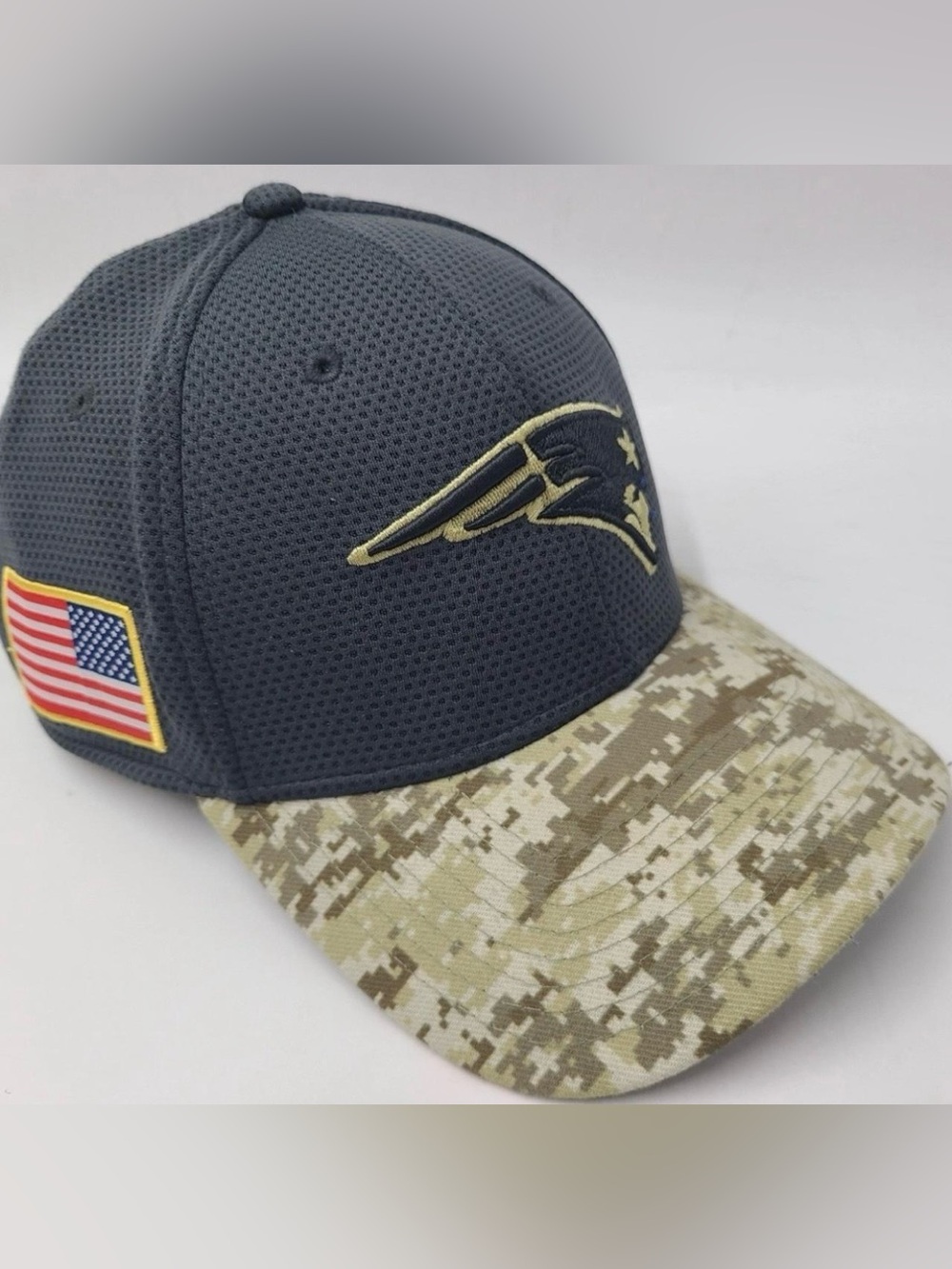 New Era 39Thirty NFL New England Patriots Salute to Service Camo Hat L/XL